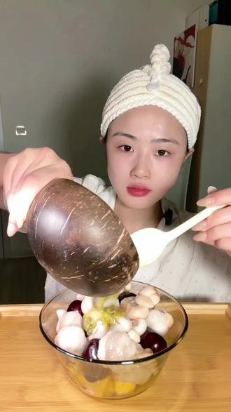 百香果拌荔枝山竹大樱桃蓝莓凤梨芒果 #太好吃了 #我是美食创作者 #强烈推荐 #吃播 #天使钟馗