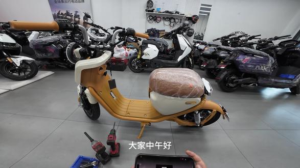 小牛新国标电动车U1one 后座后座以及随车配件安装 #小牛电动车 #新国标电动车