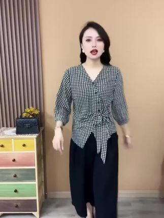 2025早秋新款时尚小格子洋气七分袖气质百搭V领显瘦开衫上衣25823#修身显瘦 #高端大气#气质减龄#高级感穿搭 #优雅气质