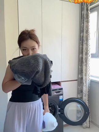 真的很香 洗的还很干净 爱了爱了😍#好物推荐🔥 #抖爸爸让我火一次 #洗衣液