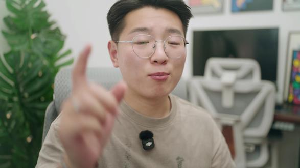 打工人 / 博主 / 剪辑师必入!宏键盘真的能 “偷懒”✨ 一键锁屏|录屏|快捷话术|软件联动|自动切预设
旋钮精准调色 / 音量 / 时间线,新手也能秒上手
自带 8 合 1 拓展坞,省空间还能控灯控家居
#
