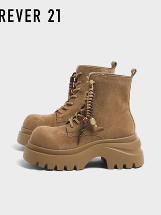 #马丁靴穿搭 #厚底增高神器 #秋季靴子推荐 #英伦风时装靴 #裙子搭配攻略 F21 马丁靴女秋季超厚底设计,助小个子增高,搭配裙子尽显英伦风,时尚又百搭。