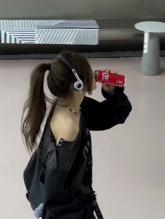 快看啊高弹力冰丝面膜发圈才是开学高马尾的正确打开方式#好看又便宜 #美出高级感 #扎头发 #发圈头绳 #头饰发饰