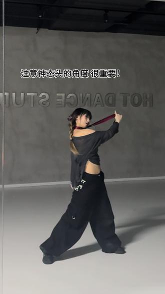 回复 @martin是我男票(花痴版)的评论
第一次发教程 非常的不熟悉 大家将就看看啊~
#jazz #小云编舞 #红线 #邹沛沛 #零基础教学