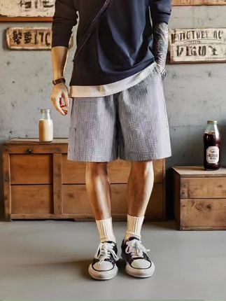 男生夏天穿它被追着问🔗 ,马登工装这条泡泡纱短裤,是近期挖到的宝藏单品 ,棉质面料带独特肌理感,透气不闷汗,走路带风💨 ,日系简约五分裤型,搭T恤、衬衫都很cityboy,通勤or日常出街都适配 ,已列入夏季穿搭常驻名单✨ ,#男生穿搭 #夏日短裤 #马登工装 #日系穿搭 #通勤穿搭