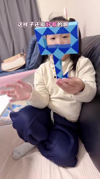 笑死我了,她说化身老师教大家学习
关键是挺像的