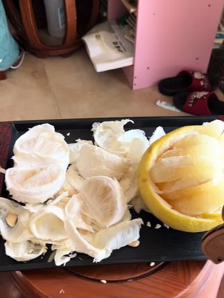 今天给大家展示一下剥柚子的小技巧#应季水果 #强烈推荐 #蜜柚 #吉安鲜农小海