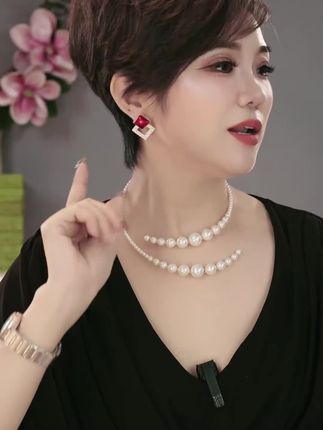 铜合金仿水晶耳饰 早秋冬新款简约小众轻奢时尚百搭红色耳环女#耳环 #耳饰 #耳环饰品 #高级感 #好物推荐🔥