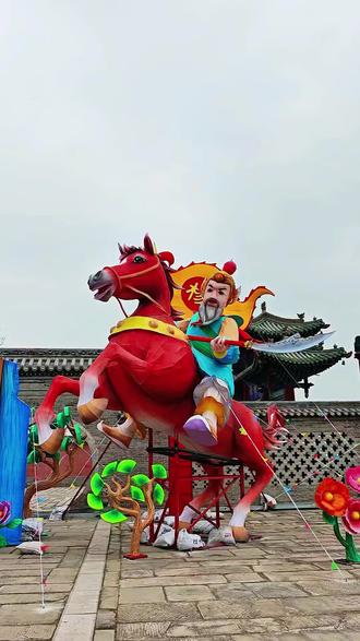 运城千灯会最新消息!运城池神庙大型灯展新春预售单人票来啦,19.9早鸟票必须先囤!第一波往往是超划算的,建议刷到先囤,反正不去随时可退。#运城千灯会#灯会#花灯#春节去哪里玩#运城