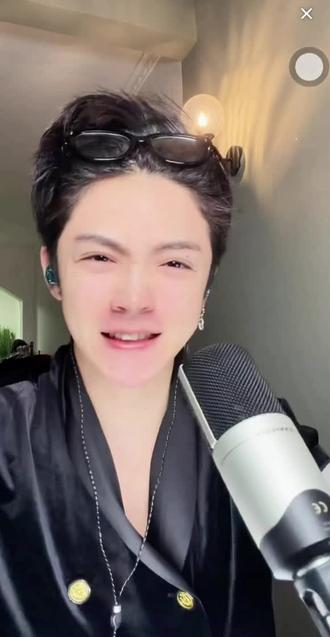 谁家爱播这么真实啊,眼睛没睁开就播上了@ACE ⁴¹⁸ 为了晚上大家观看效果,早早的起来调声卡,小孩哥人太好了#djace #今日热点话题🔥 (#声卡坏了 怎么修?)#上热门