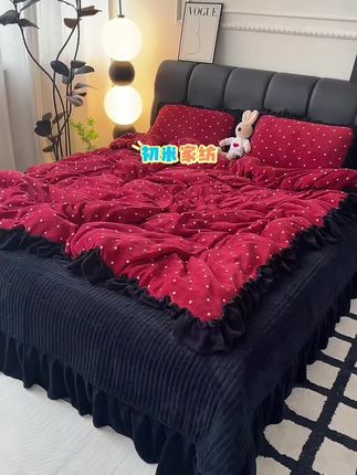 真的好喜欢这款牛奶绒床盖四件套,#加厚款牛奶绒四件套 亲肤柔软,三秒速热这个冬天再也不用开空调啦#床上四件套 #家纺家居 #我最爱的床品 #床上用品