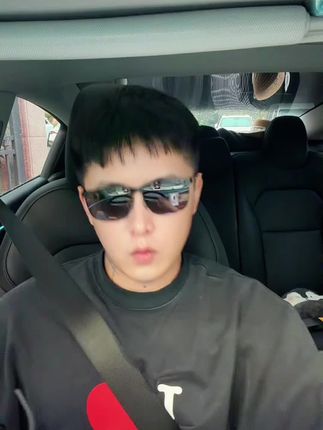 高级的墨镜~ #墨镜 #madeinx #墨镜一戴谁也不爱 #墨镜一戴我就飘 #太阳镜