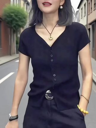 #创作灵感纯色休闲简约气质显瘦V领开衫T恤女2025夏季新款百搭短袖针织上衣#不同岗位的夏季穿搭#爆款热卖中