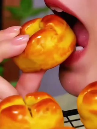红枣山药核桃饼,真材实料口感丰富,枣香浓郁,营养有美味!#红枣核桃饼 #红枣山药核桃饼 #零食 #值得推荐 #糕点美食