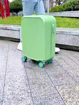 #旅行箱轮子保护套#拉杆箱#开学季 开学了,有拉杆箱的也要备上这个保护套
