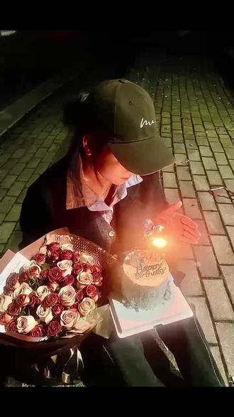 NG了99次,终于,终于出片了#流浪主题生日。