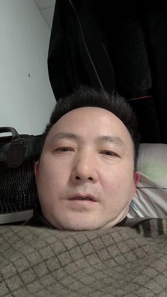 听我一句劝,想干自媒体,先找个工作,边上班边干!起码生活有保障!
#自媒体真相#上班打工#养家糊口 #人生感悟#中年感悟