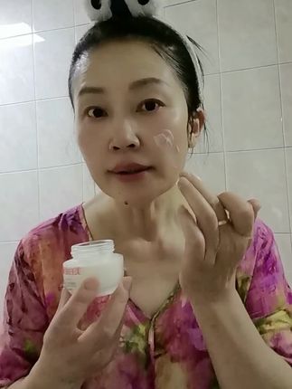 肤研美白祛斑霜59.8三瓶还要送一盒精华液10支👏👏#自用好物推荐 #好用不贵 #强烈推荐