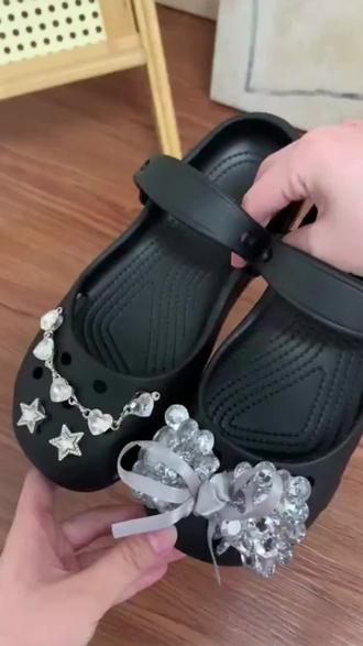暗夜吸睛芭蕾洞洞鞋女高级感夏季防滑外穿软底舒适玛丽珍沙滩凉鞋#爆款热卖中 #洞洞鞋#芭蕾鞋洞洞鞋#包头拖鞋#玛丽珍沙滩凉鞋 推荐