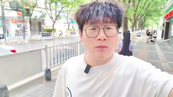#OPPOBubble 潮玩自拍屏
潮流新搭子 出片好外挂
让你的创意像泡泡一样涌现