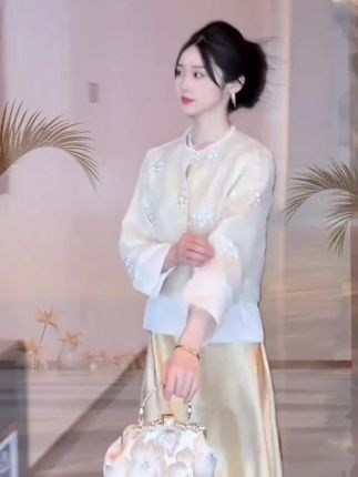 #上热门 #每日分享 #今日穿搭分享 #女装穿搭 #时尚搭配服装