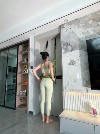 有门就能练 每天跟我练3变 老阿姨变小姐姐了#拉伸 #好身材练起来 #瑜伽 #一起来锻炼