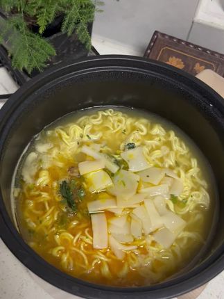 面饼非油炸,能泡也能煮,真好吃#五谷道场 #酸笋肥牛面
