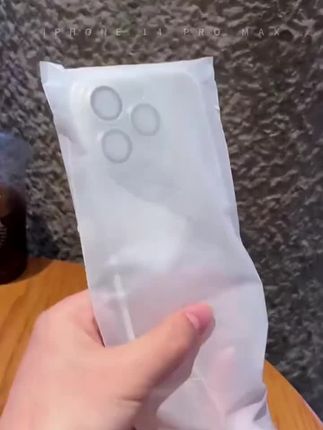 给 苹果手机 机主推荐一款简约不简单的 电镀边框超薄透明不发黄硬壳 自带镜头膜一体防尘网 多款颜色可选 高级感满满! #手机壳 #苹果高级壳 #防摔手机壳 #网红手机壳 #潮牌手机壳