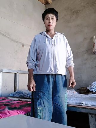 大家早上好,没事玉米地活干完,占时没活,闲着无聊,所以在给大家抖一抖,看看咋样,中不中,别忘了给我点赞,,谢谢你们,再次感谢你,你们都辛苦啦,。