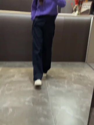 2025秋款!百搭露肩针织衫配直筒阔腿牛仔,时尚出圈 #百搭针织衫 #直筒阔腿牛仔 #2025秋装新款 #露肩设计上衣 #秋季时尚搭配