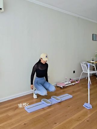 再粗的大腿都能瘦,不跑不跳不节食,每天坚持100下轻松拿下美臀漫画腿!#居家锻炼#好身材练起来#翘臀不粗腿#自律#居家锻炼