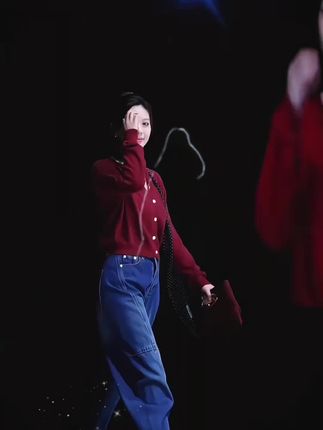 优雅气质的东方美女少女#穿搭 #舞台现场 #美女日常 #少女心 #t台走秀