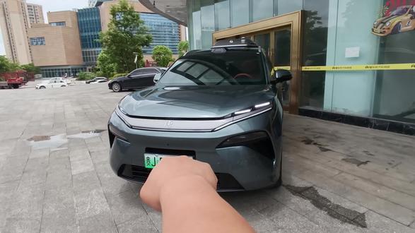 买个车,这个说不行,那个说不行 那当年他行的时候我不是不行吗?#比亚迪唐L
