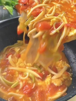 山珍海味,都不如家里的一碗剪刀面来的舒服啊!吃碗心满意足! #面条的n种吃法 #简简单单一顿家常便饭 #剪刀面#剪刀面家常做法 #番茄鸡蛋面