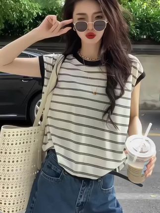 #夏天该有的样子 #夏季穿搭 #时髦精 #简约休闲风 #夏日穿搭