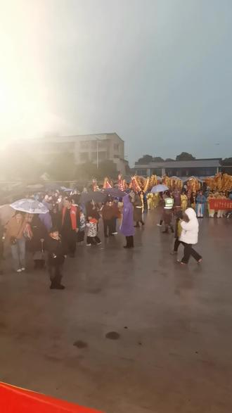 舞龙灯就来湘乡镇潭市镇湖山村#舞龙灯#闹元宵