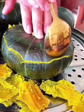 你吃过正宗贝贝南瓜了吗?软糯香甜,营养丰富,大人小孩都爱吃! #贝贝南瓜 #南瓜饼 #贝贝南瓜的神仙吃法 #南瓜 #粗粮