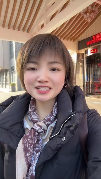 大年初四,黄龙洞走起,最近好多人问初五初六门票,我们和全网实时同步,线上有票我们才有。春节想玩得舒心,初七后来最舒服,来张家界找我就对了!#张家界导游露露#张家界旅游攻略 #张家界国家森林公园 #张家界天门山