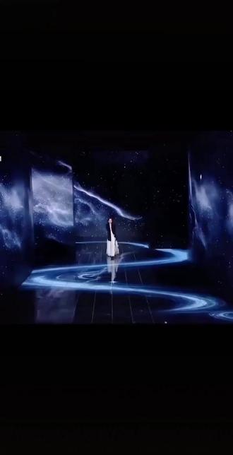 小时候没感觉她好看
长大了发现她的美了,舒淇太美了