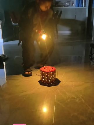 3.中秋想添点仪式感?和孩子一起做投影灯笼就对了!简单易上手、颜值在线还省钱,氛围感直接到位#中秋节手工灯笼#民间习俗 #花灯 #欢螺宇宙星愿多多 #抖音万粉丝扶持计划 @抖加🔥上热门🔥dou+🔥热点宝