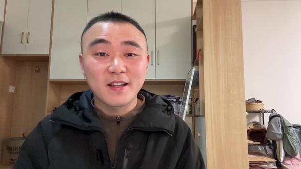 简单几步搞定数字人述职视频,职场人年底必备 今年述职全程交给数字人,不用露脸、不用紧张,正式又有创意。
保姆级四步教程,豆包写稿 + 即梦做人 + 剪映合成,零基础也能学会。
年底述职刚需! #年终总结 #数字人 #剪映 #豆包 #即梦