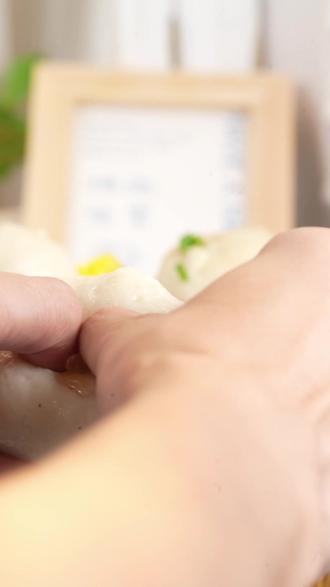 Q 弹爆汁!这个鳗鱼丸,咬一口就忘不了 #鳗鱼丸推荐#鳗鱼丸子#鳗鱼丸#福州特产小吃#冰箱必备