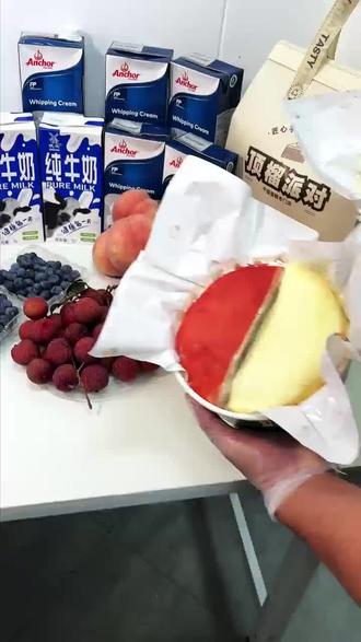 顶榴派对又又又给大家送福利啦!赶快点进直播间带走自己喜欢的千层蛋糕吧!#甜品 #蛋糕 #甜品#千层蛋糕 #榴莲千层