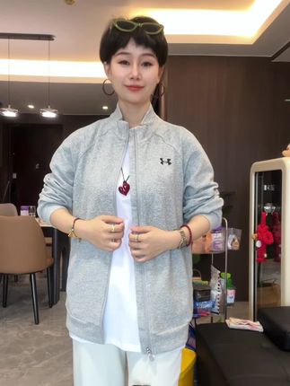 安德玛秋季外套,孩子开学穿,我们可以搭配亲子装#春秋穿搭 #安德玛外套 #安德玛 #秋季外套