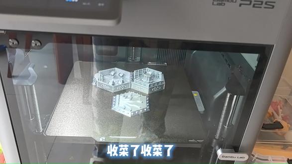 3D打印100件好物|第1件——哈利波特密室盒子!
3D打印100件好物|第1件——哈利波特密室盒子!
打开瞬间直接梦回霍格沃茨,仪式感直接拉满。
不用买,一台3D打印机就能造,成本几块钱,快乐值爆表!
哈迷狂喜,这才是魔法世界的正确打开方式✨
#3D打印 #3D打印100件好物 #手工DIY #造物 #黑科技 #实用好物 #收纳神器 #解压玩具