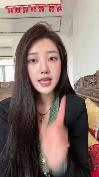 轻松解锁超有爱的聊天搭子 #多闪app #小火人AI聊天 #多闪