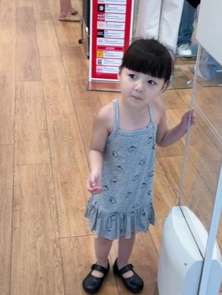 人人都说要知足 不要既要又要更不要焦虑 我没有说话 我在问自己到底要了什么 又得到了什么 #宝妈带娃 #情感共鸣 #当妈后 #萌娃穿搭 #童装穿搭