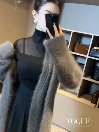 #秋季上新 #半高领打底衫 #气质穿搭 #高级感穿搭 #遮肉显瘦