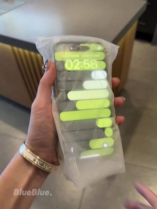 !肤感材质磁吸壳~久用不发黄!这价格还带高清镜头膜一体成型的相机键,实在高级#手机数码 #磁吸手机壳 #颜色控 #苹果手机 #液态硅胶手机壳