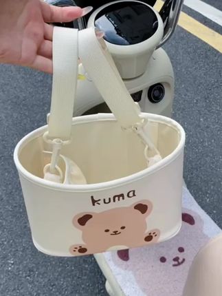 家里有电动车的呀,一定要给自己电动车上装上这样挂五包啊,真的是特别的方便。 #收纳袋 #挂壁式收纳 #必备好物 #爱玛